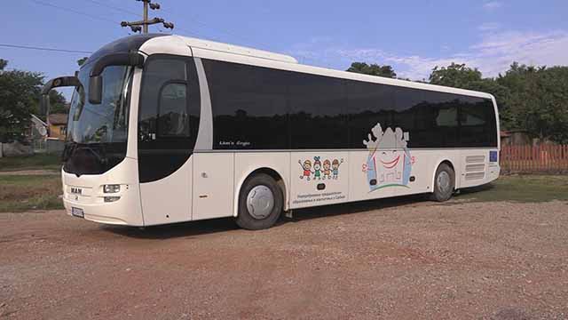 Putujuci autobus vrtic leto