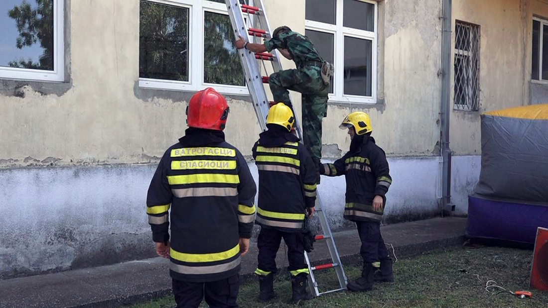 Vojsaka vezba vatrogasno