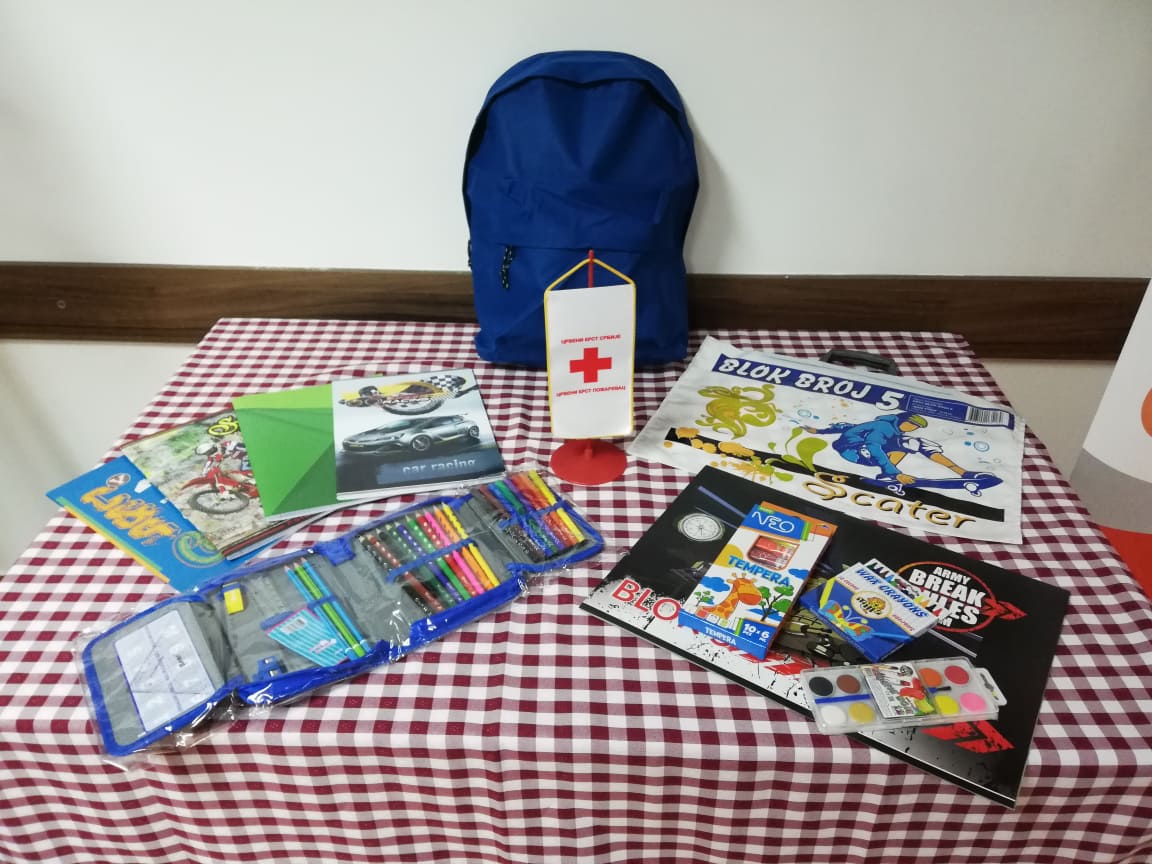 Crveni krst, dodela školskog pribora