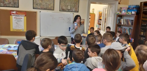 Dvesta đaka prvaka dobilo članske karte Narodne biblioteke ,,Ilija M. Petrović“