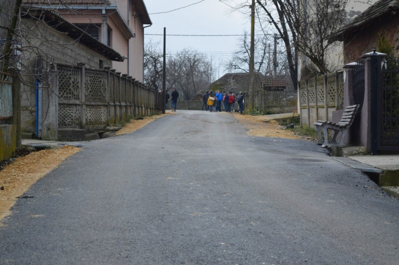 Otvorene novoasfaltirane ulice i trotoar u naselju Tabanovac