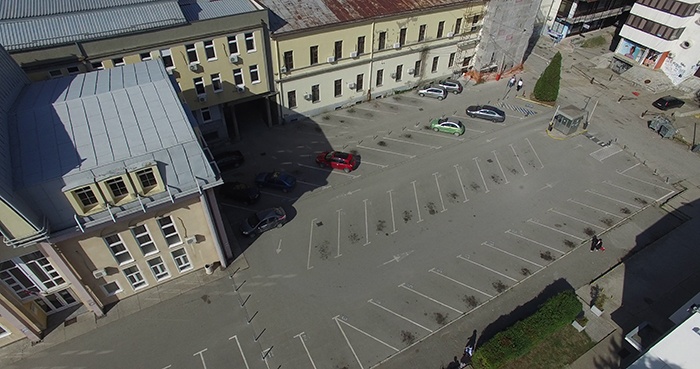 Parking nacelstvo