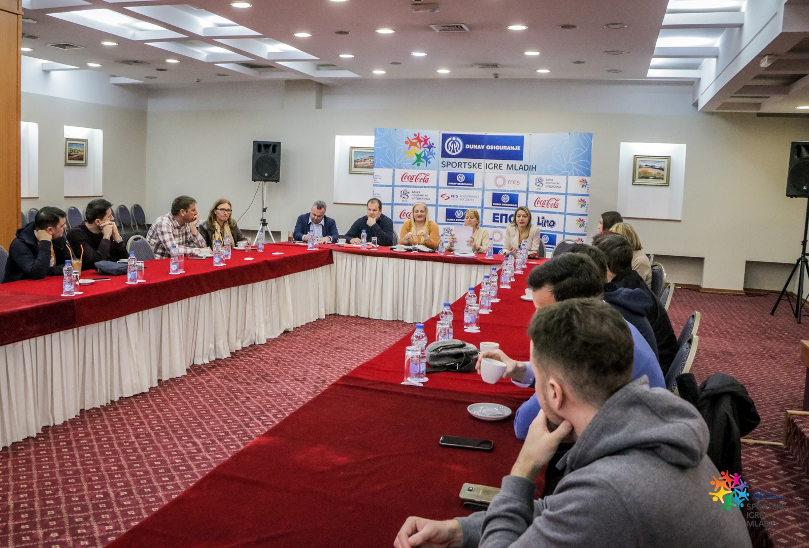 Predstavnici Osnovnih skola iz Srbije i predstavnici Skolskih igara mladih na predavanju o projektu foto SIM Srbije Stefan Cvetkovic