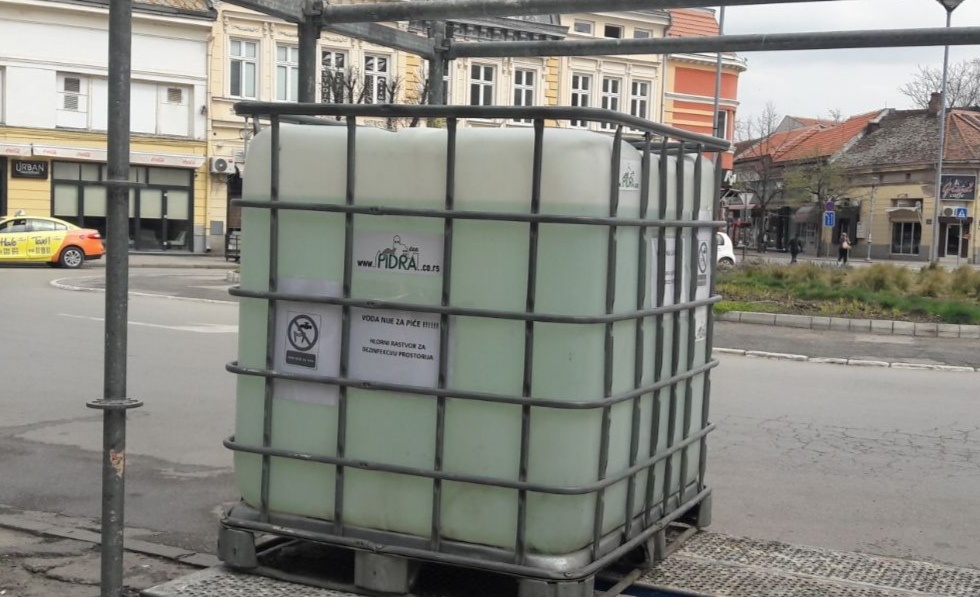Cisterna sa hlorisanom vodom i u Busiju