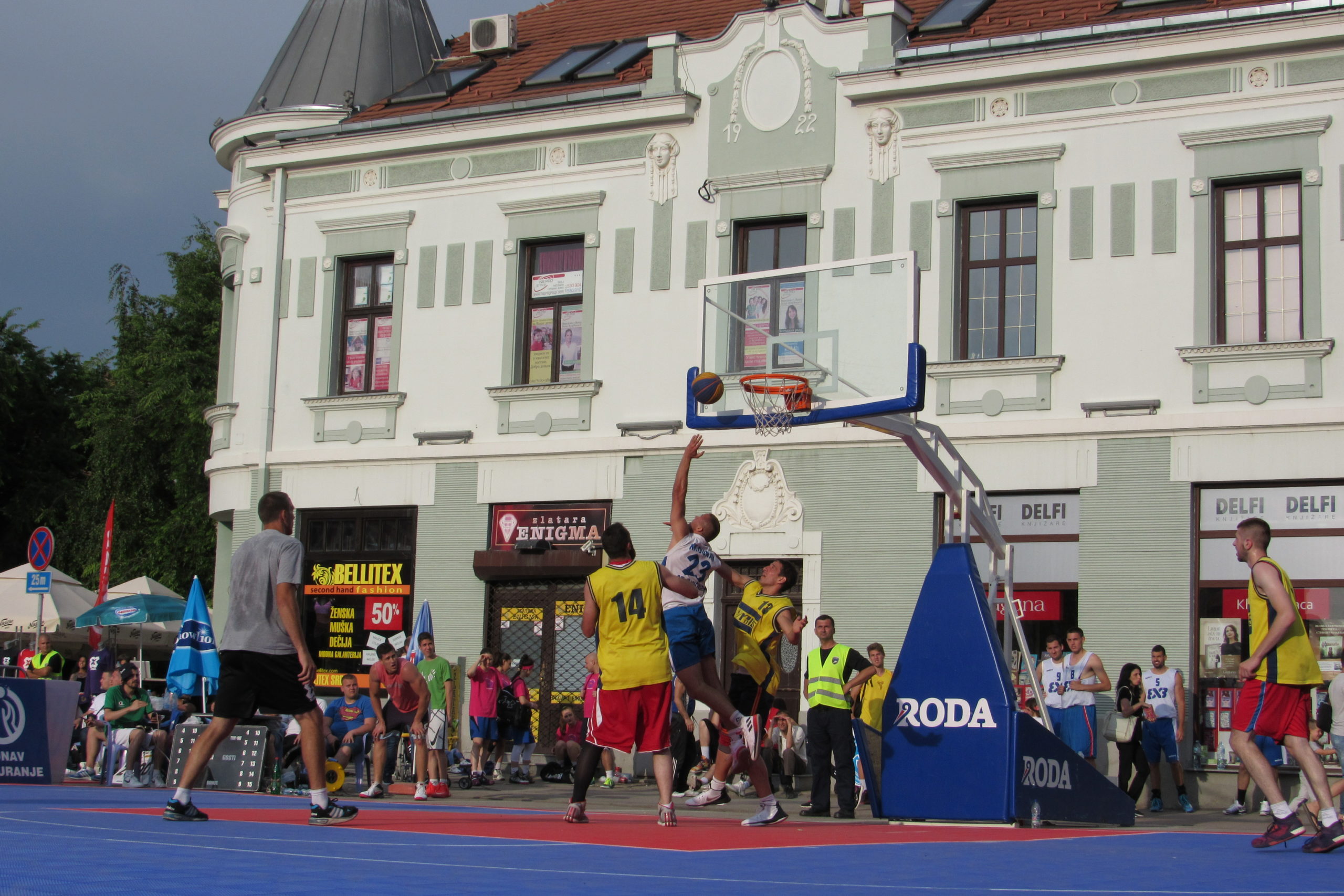 3x3