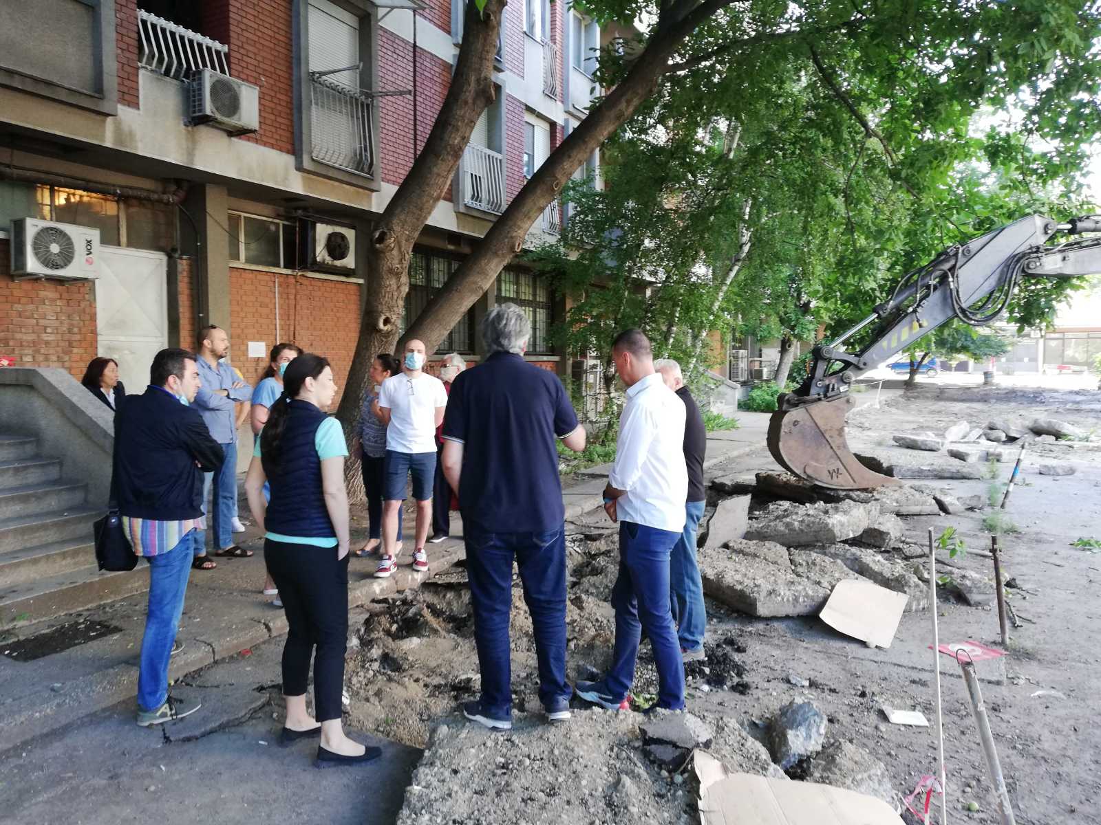 Cisterna puna mazuta okidač nezadovoljstva građana na parkingu iza „Lamele“ u Požarevcu ...