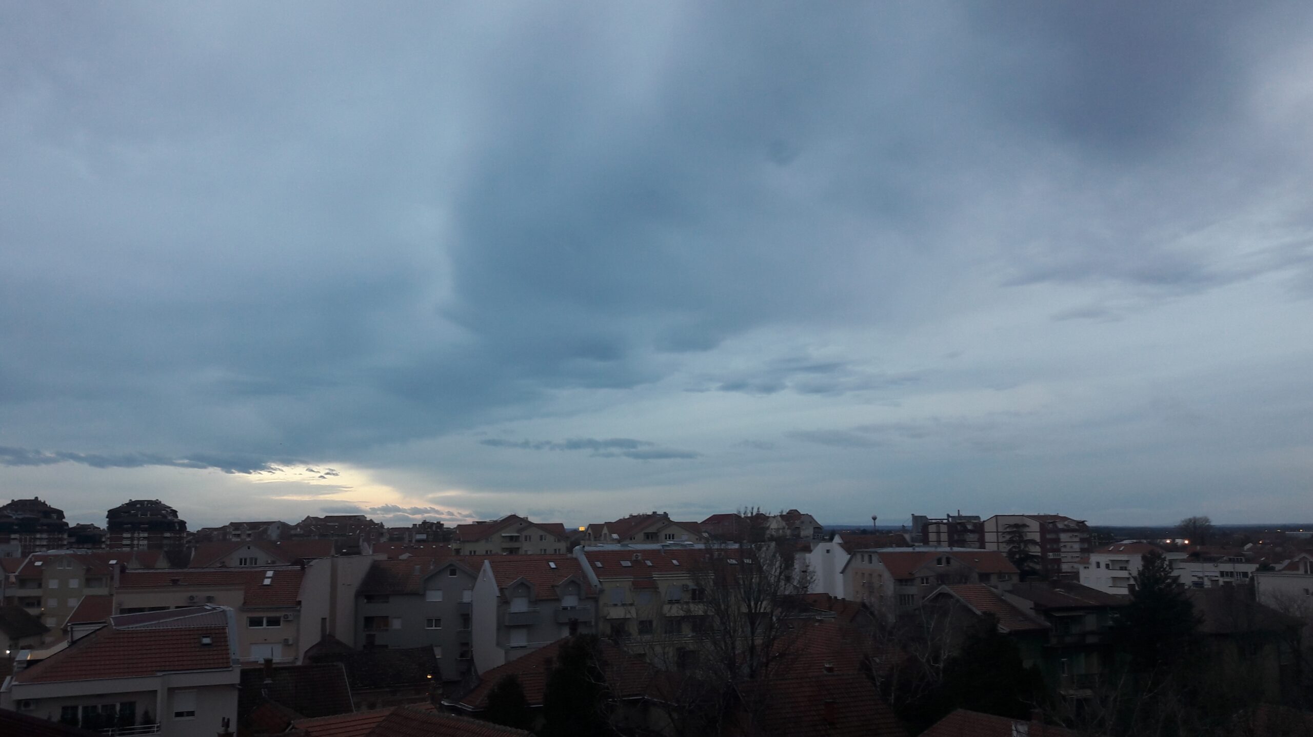 Nebo zima oblacno