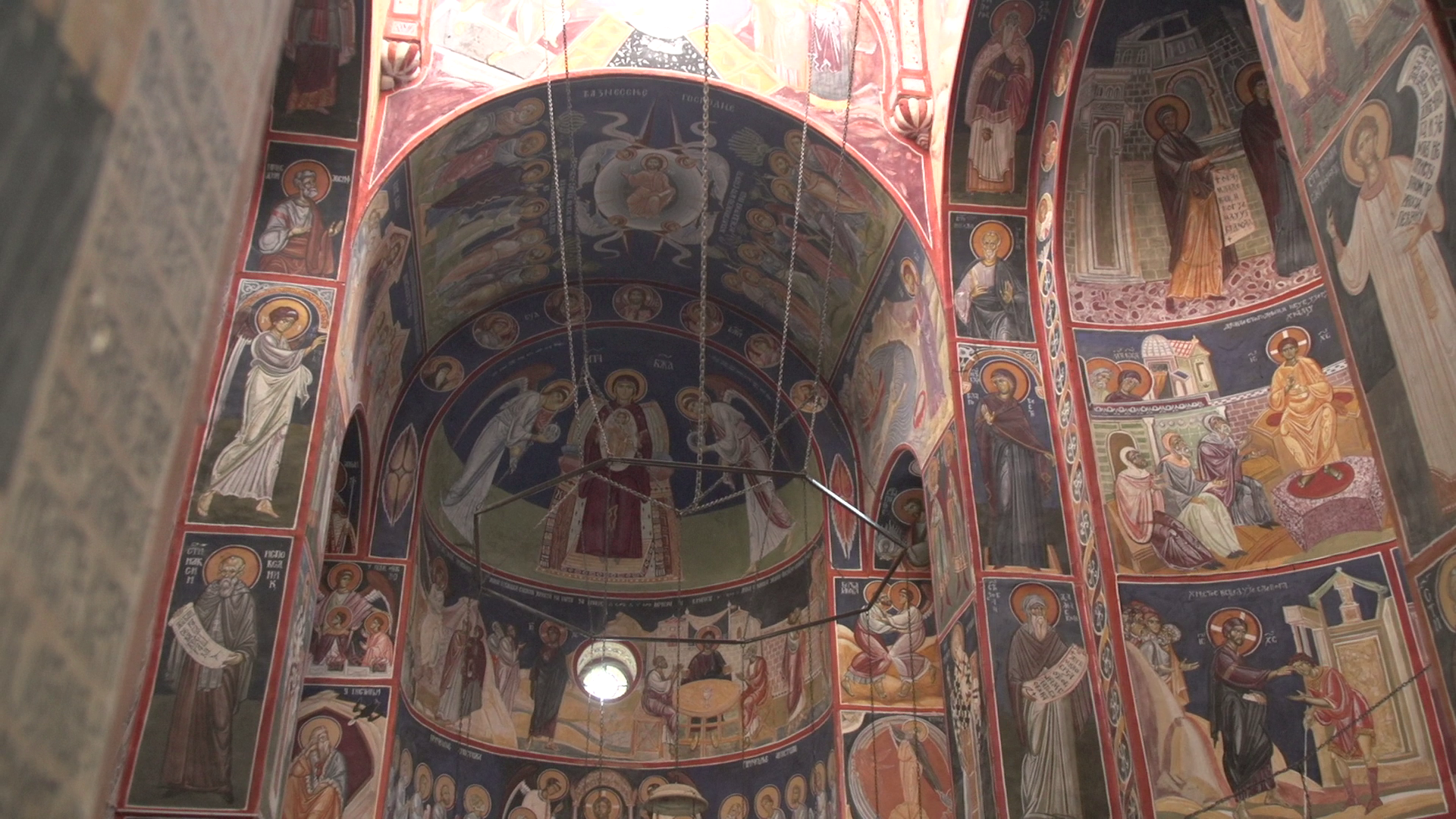 Manastir Tumane, nadaleko čuven po isceljenjima, godišnje poseti milion vernika (FOTO)