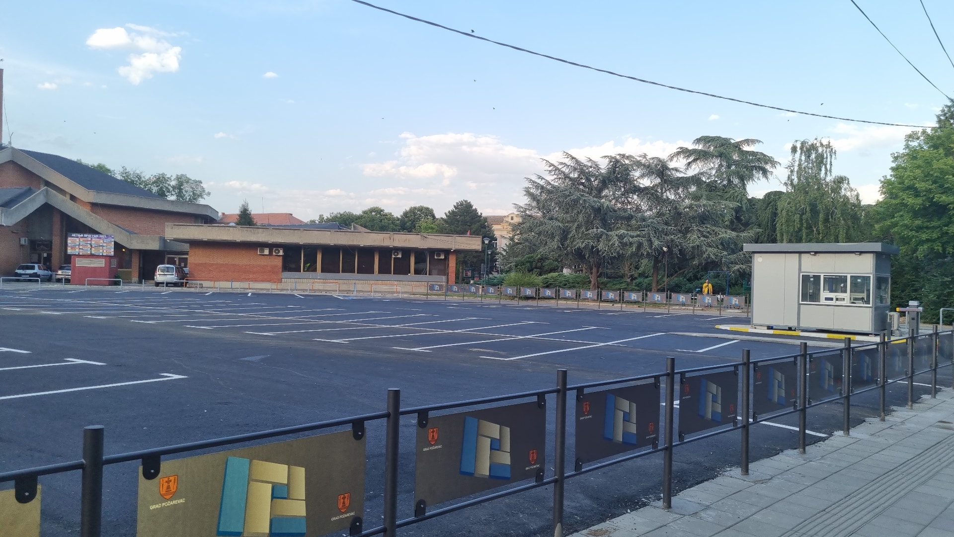 JKP “ Parking servis“ danas poklanja besplatno parkiranje na rekonstruisanom parkiralištu „Pijaca“