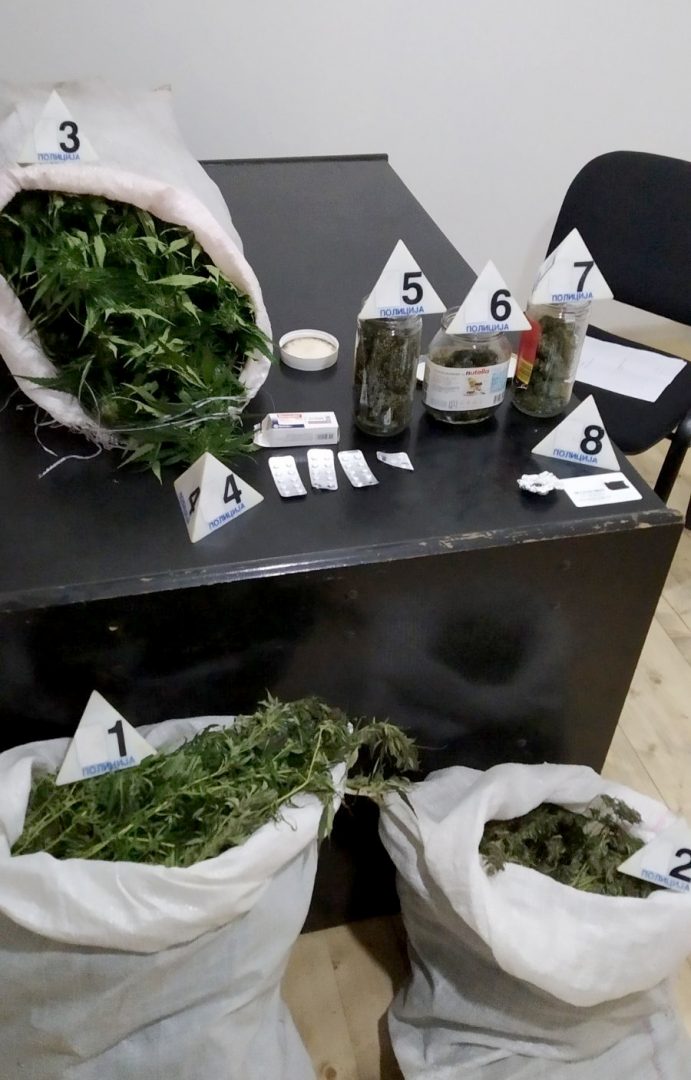 Droga u okolini Golupca FOTO