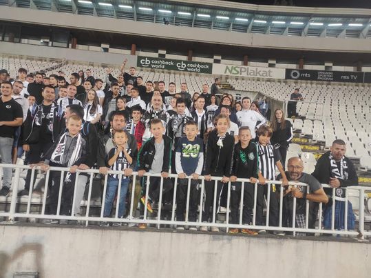 Deca iz Požarevca u poseti Partizanu, na utakmici protiv Spartaka