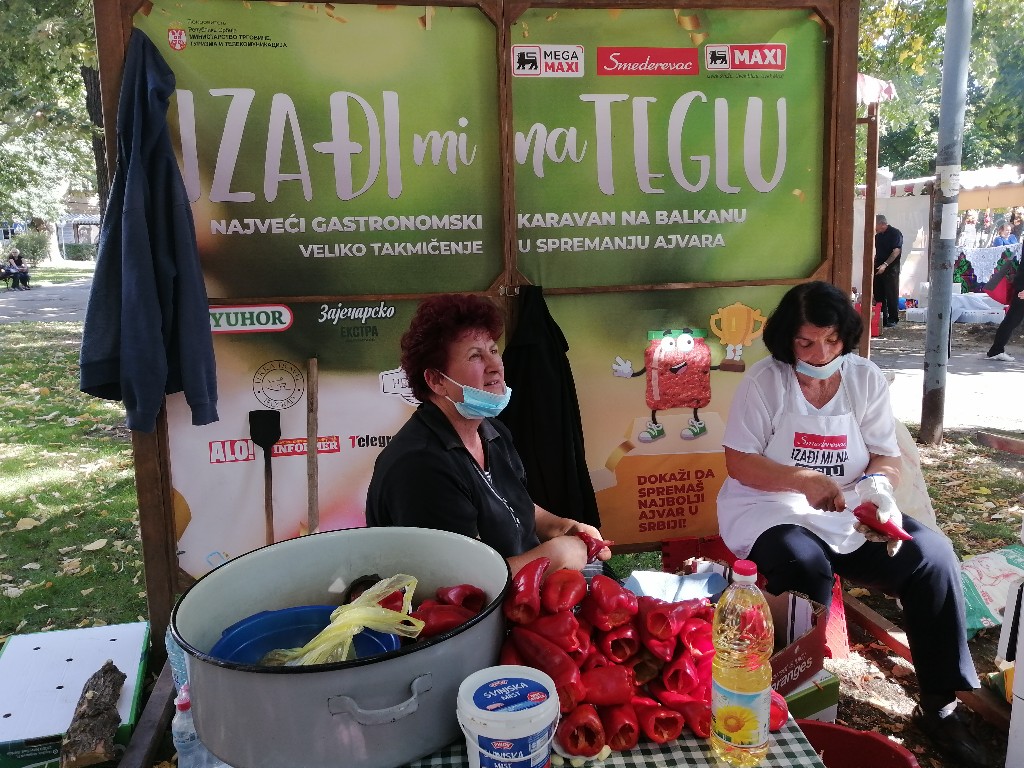 Požarevac: Danas grad miriše na pečenu papriku (FOTO)