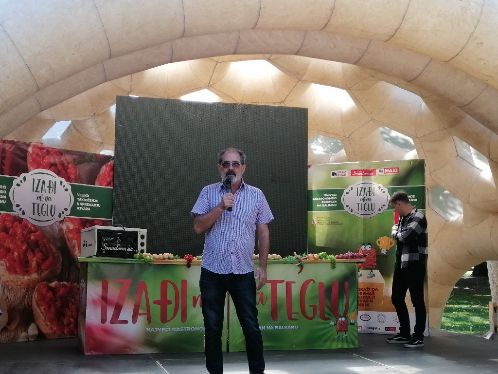 Požarevac: Danas grad miriše na pečenu papriku (FOTO)