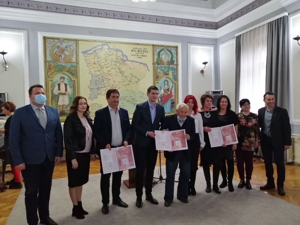 IMG bffb4edeeac63e3e3ae6672fc452bb20 V copy 1024x768