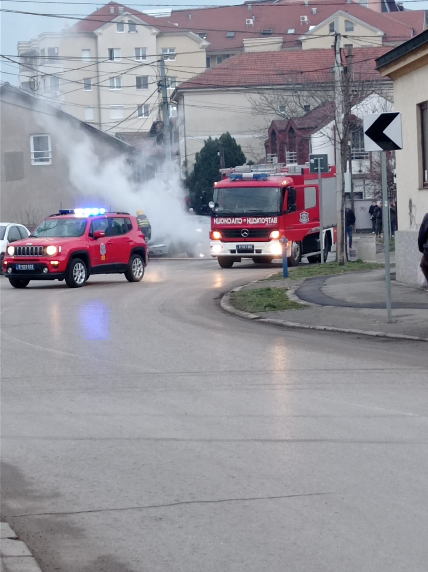Zapalio se automobil nakon saobraćajne nesreće