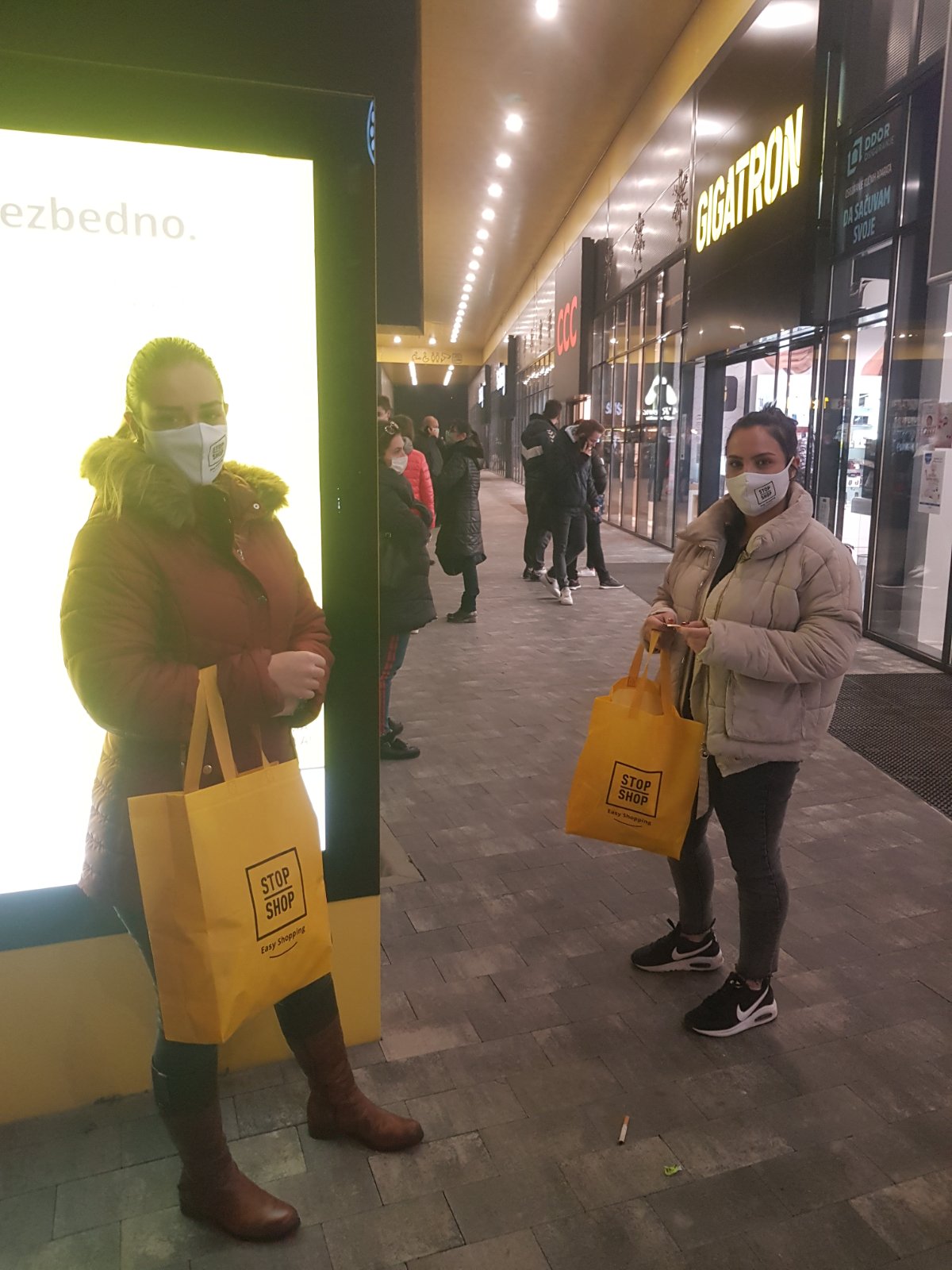 MESEC LJUBAVI U STOP SHOP-U: Začinimo šoping „s ljubavlju“