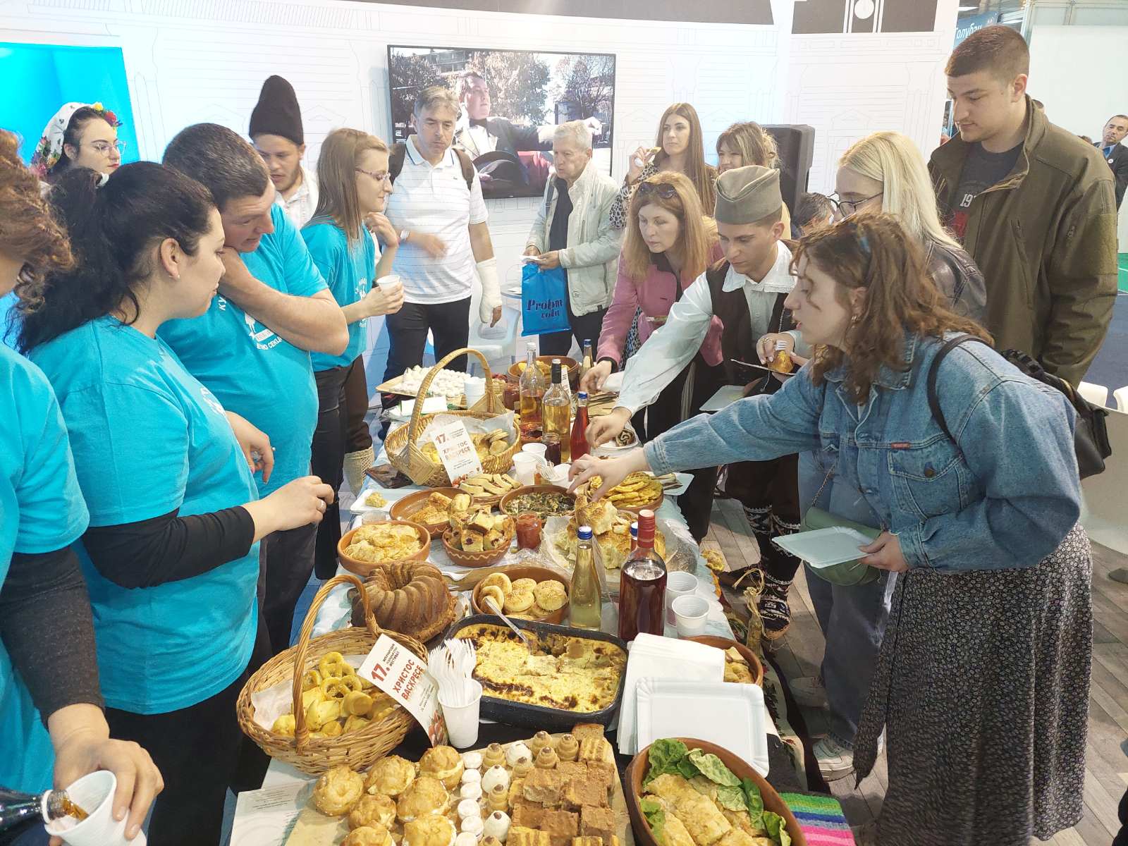 Etnosekcija KUD-a Mladost iz Poljane domaćim proizvodima najavila 17. Uskršnji etno festival FOTO GA...
