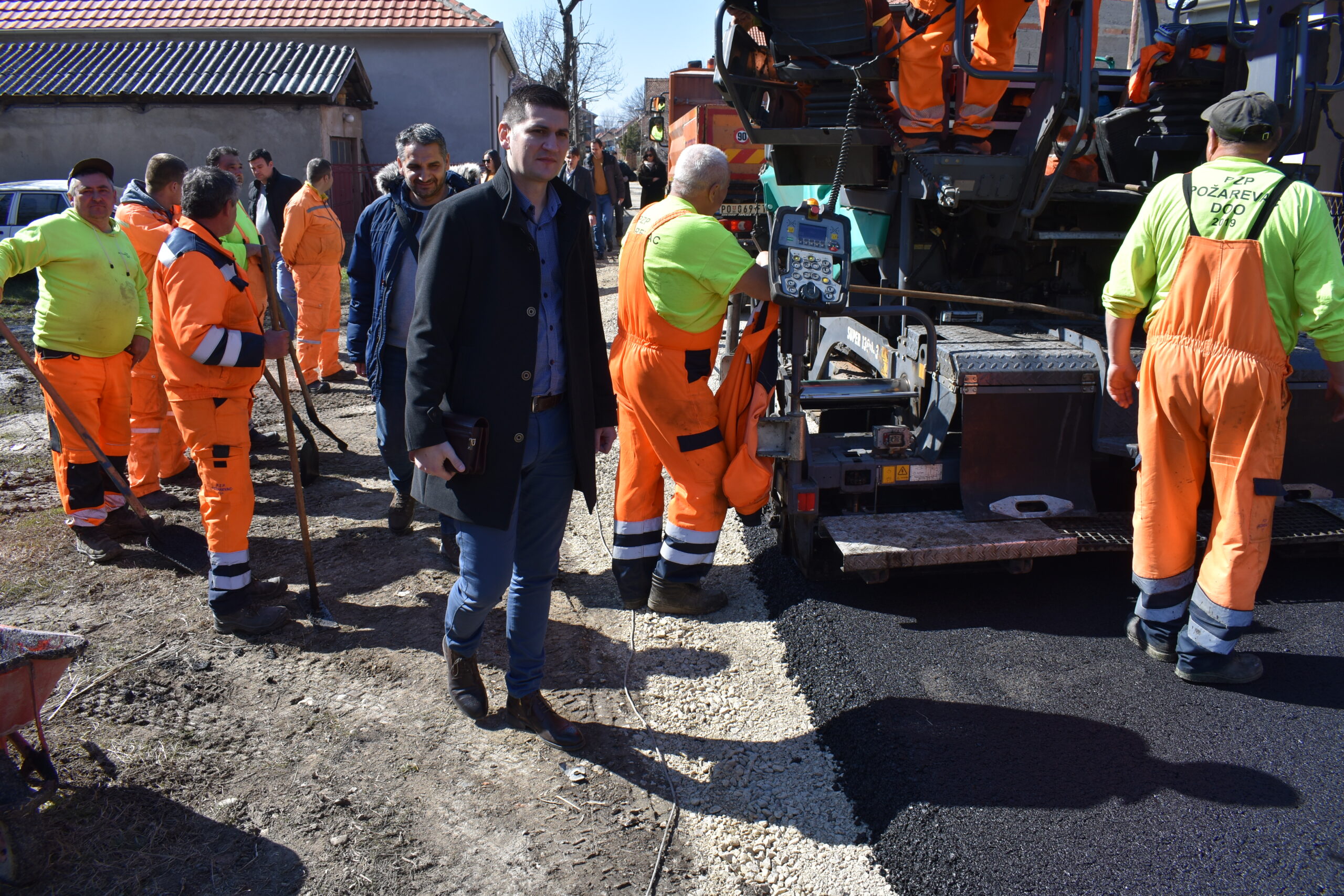 Gradonačelnik Grada Požarevca Saša Pavlović obišao je radove u Busiju i razgovarao je sa građanima Meminca