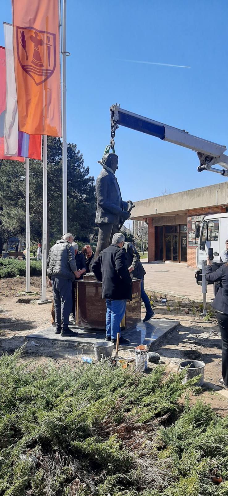 IMG db328f4f037c140eb906558325784406 V