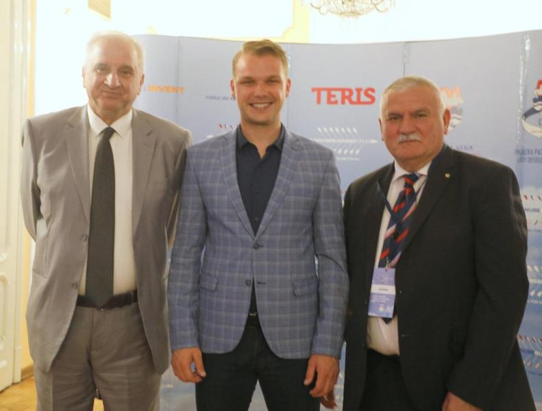 Predsedniku opštine Veliko Gradište priznanje „Zlatni most“ u Banja Luci