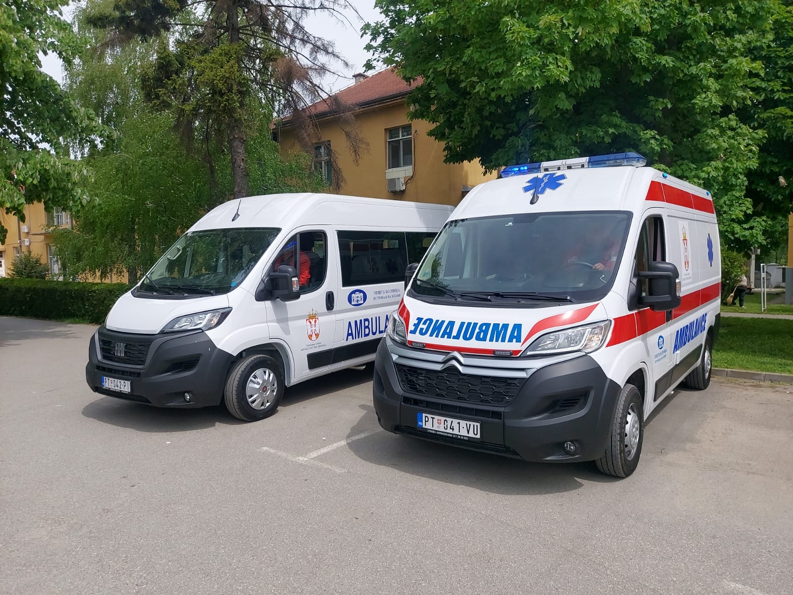 Opšta bolnica Petrovac na Mlavi je dobila dva savremena sanitetska vozila