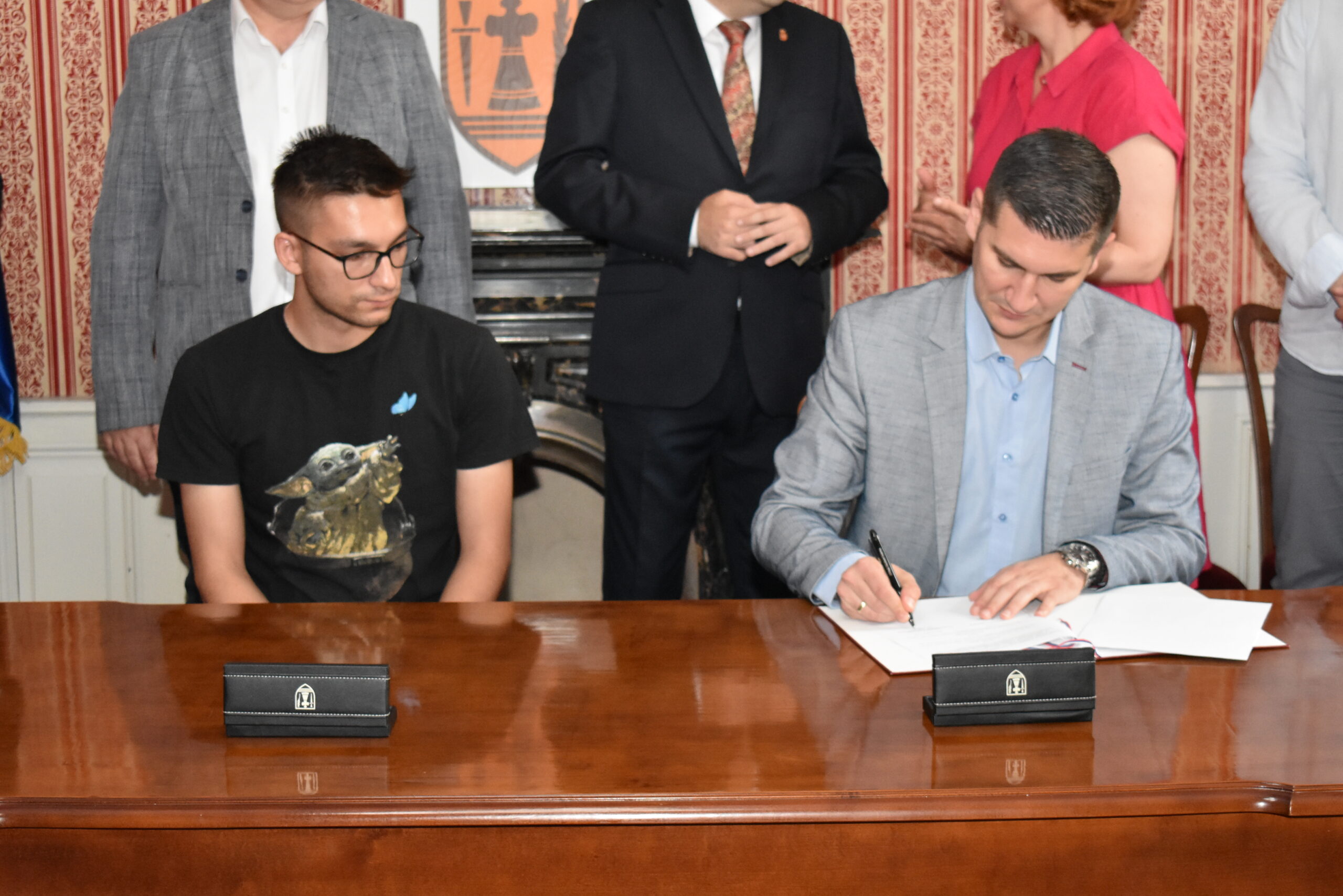 Potpisani ugovori o pokretanju sopstvenog biznisa i zapošljavanja