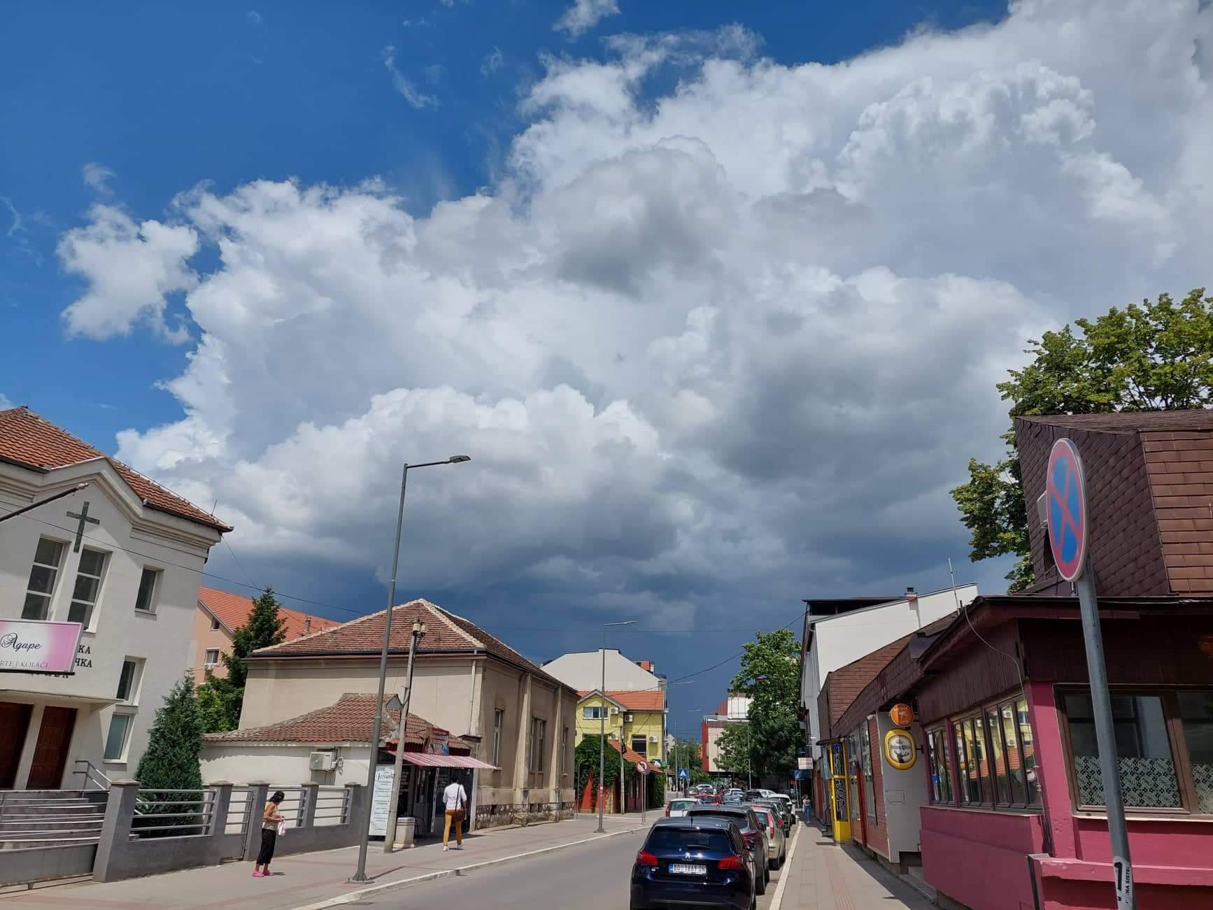 Vreme nebo pozarevac leto oblaci