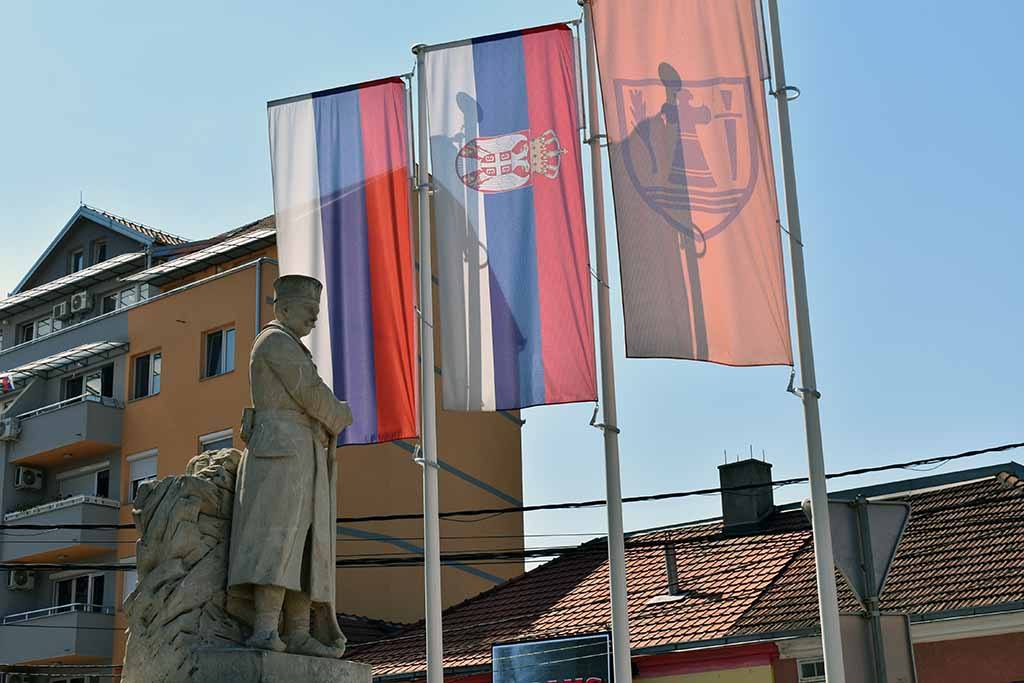Spomenik vojniku 04