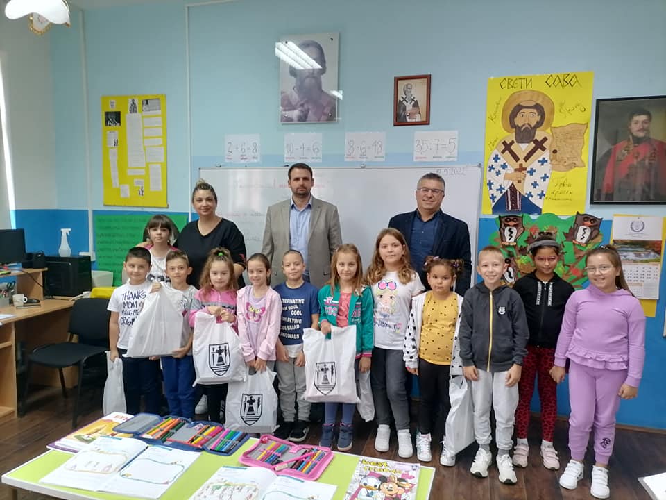 Podeljeni paketići za đake prvake u požarevačkim osnovnim školama