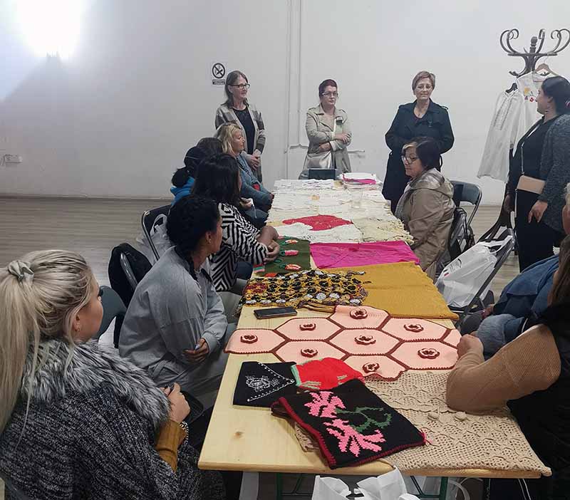 Početak obuke za izradu proizvoda ručnom izradom: tkanjem, pletenjem, vezom, štrikanjem