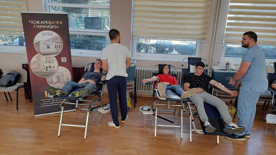 Redovna akcija dobrovoljnog davanja krvi u Požarevačkoj gimnaziji