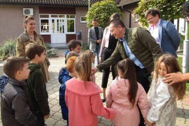 Mališani vrtića „Liliput“ u poseti Gradskoj  opštini Kostolac