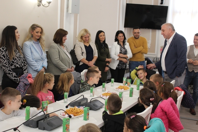 Počela Dečja nedelja: Predškolci u poseti opštini Veliko Gradište