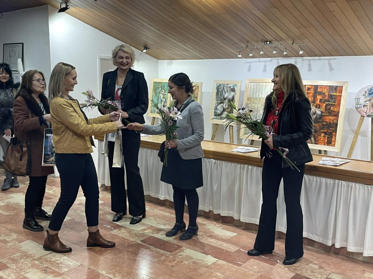 Otvorena izložba slika Jelene Vragović, Olivere Protić i  Jelene Tijanić Savić u Kučevu