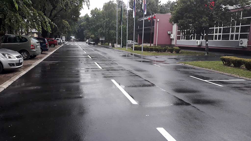 U Kostolcu preko 25.000.000 dinara uloženo u radove na ojačanju kolovoznih konstrukcija – asfaltiranju ulica , kao i na sanaciji, popločavanju trotoara