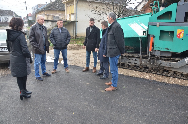 Završni radovi na asfaltiranju u Gradištu i naseljima