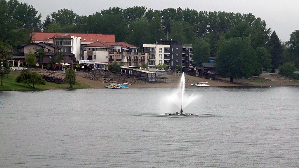 S jezero kisa