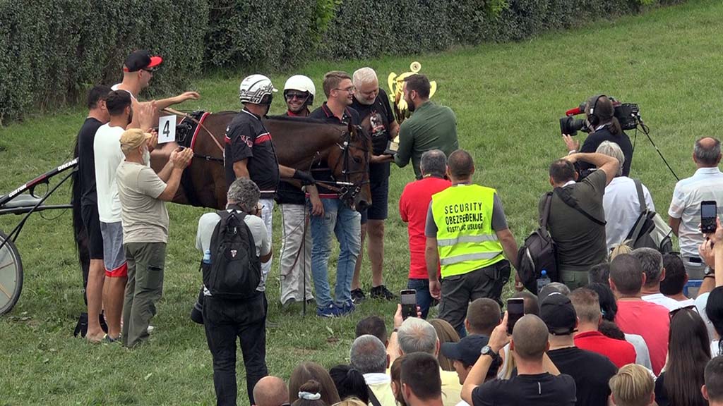 Najbolji košarkaš sveta Nikola Jokić na požarevačkom hipodromu