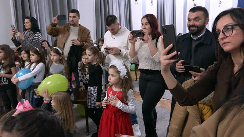 Amadeus Svs Salon 05