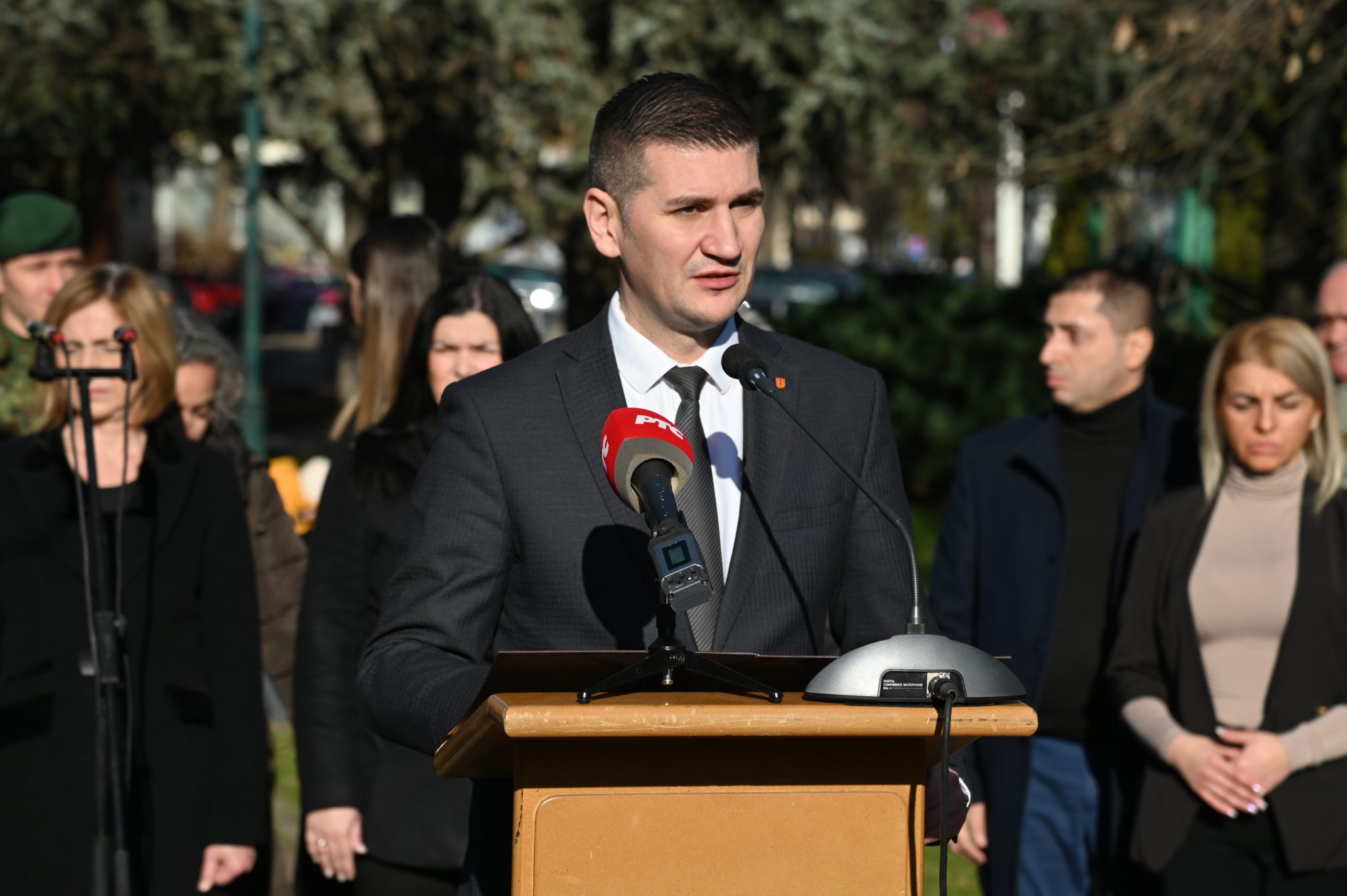 Otkrivena spomen ploča poginulom vojniku Dušanu Tasiću (FOTO)