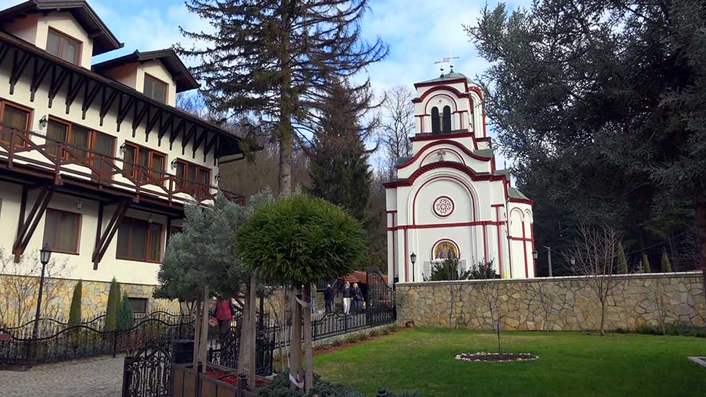 Manastir Tumane Zima 01