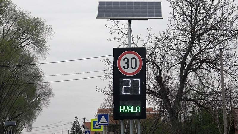 Saobraćaj Ležeći Policajac Znakovi 04
