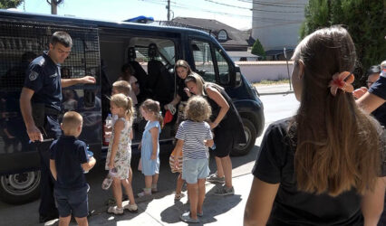 Policija Deca 03