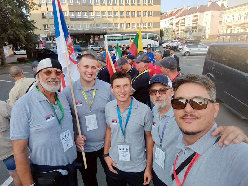 Img 38bd26bc8f75fd5b12a71062e823eb17 V