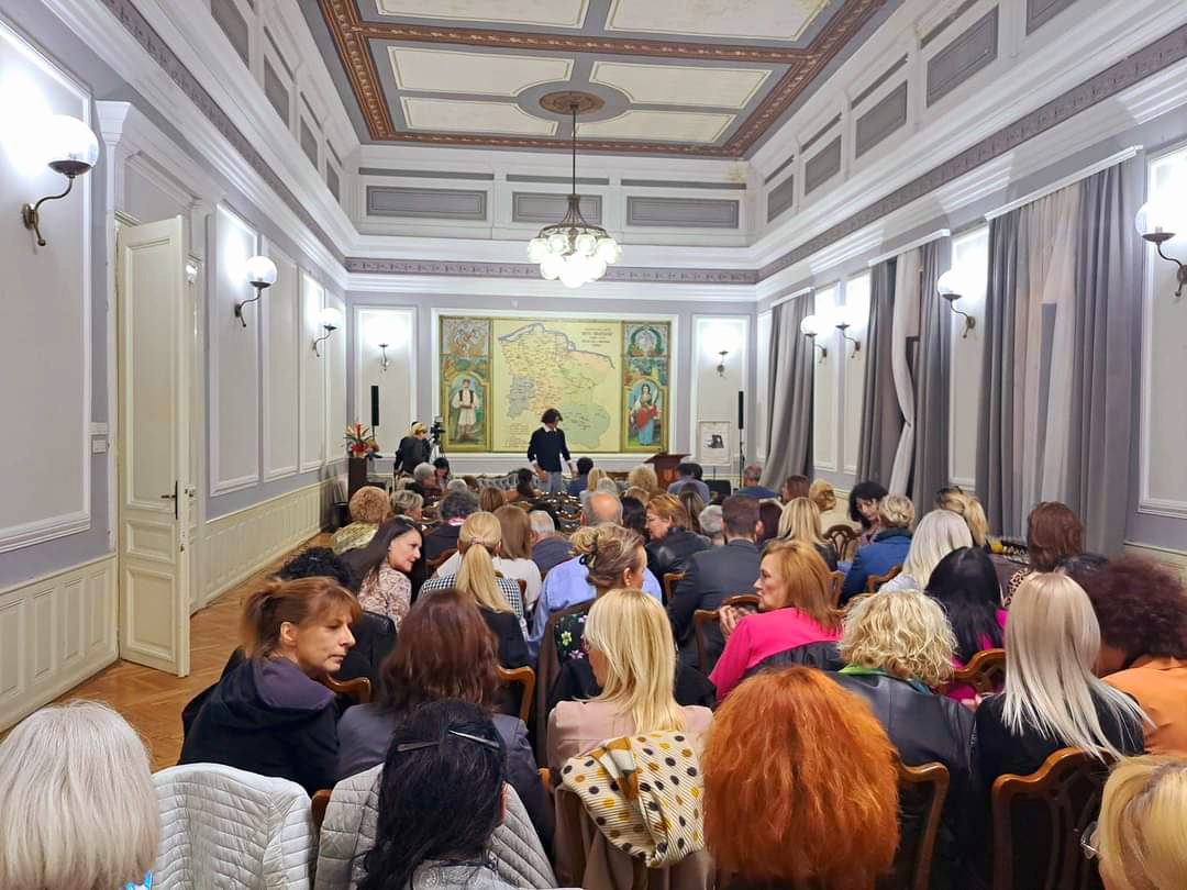Požarevačka čitalačka publika je sa pažnjom i ljubavlju dočekala i ispratila na dalji književni put roman „Devet suza za Bakoče“, Miljene Drndar