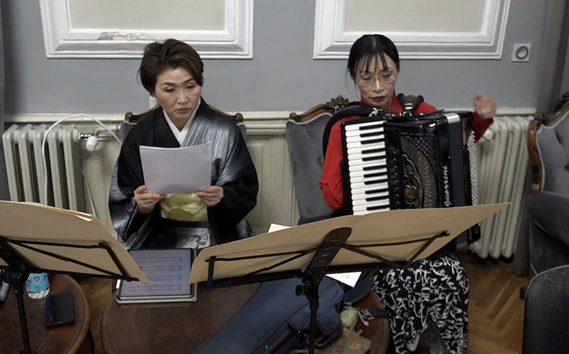 Japan Trio En 01
