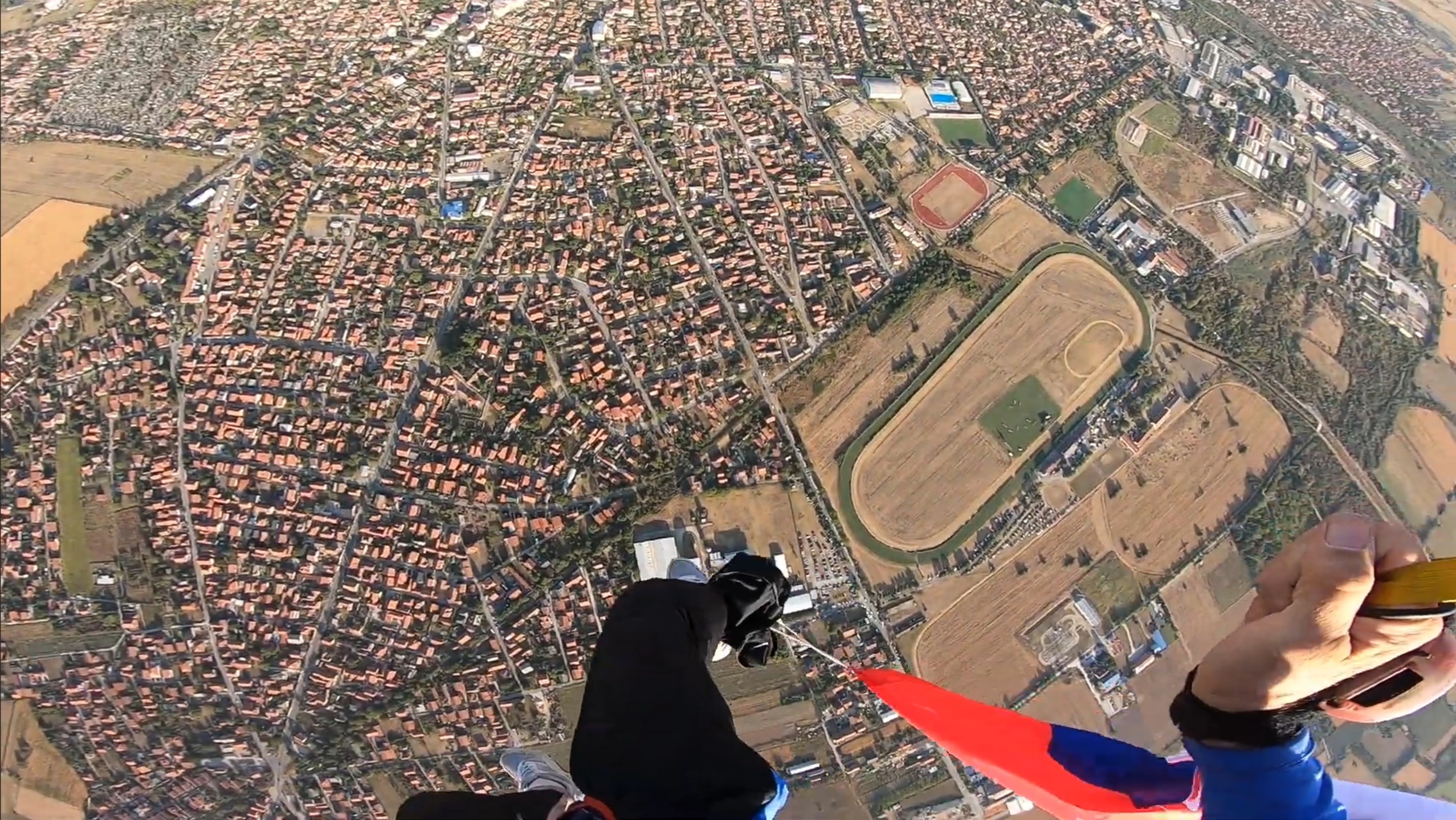 Padobranac ljki pozarevac iz vazduha