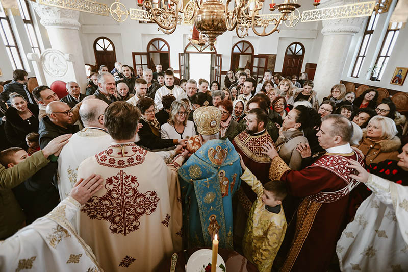 Vladika Rezanje Kolaca 02