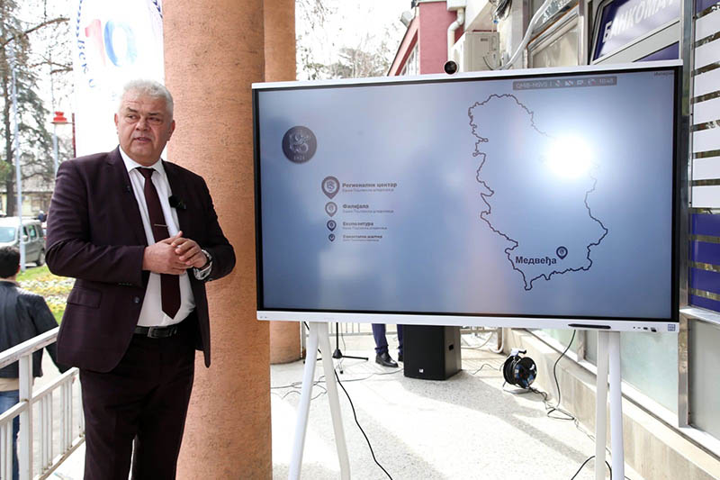 P1im54b6l4lvr5p48515bff414