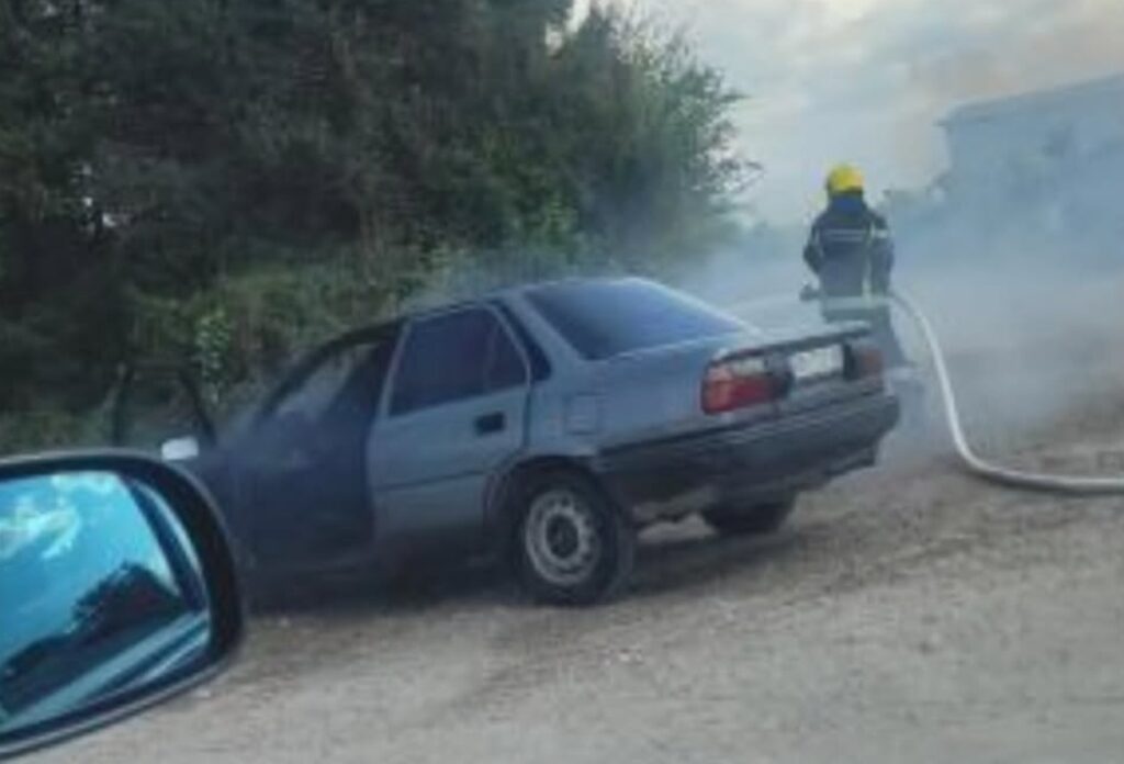 Pozar vatra hronika zapalio se auto